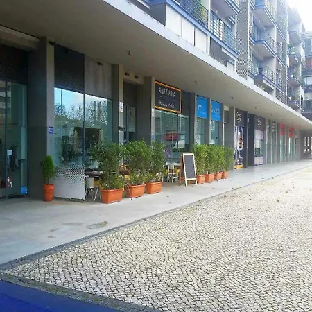 Parque Nacoes Prime 13 *