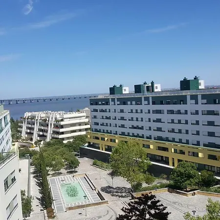 Apartment Parque Nacoes Prime 13 Lisbon
